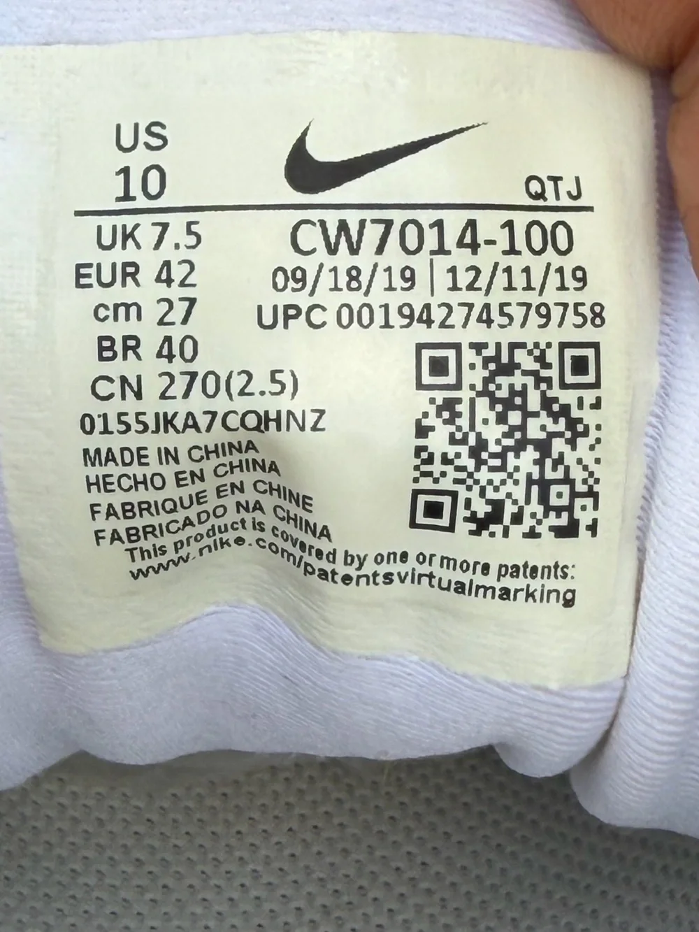 Nike White Sneaker Size US 10 with Black Swoosh Label
